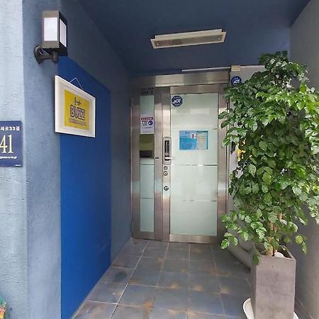 Buzz Guesthouse Hostel Seul Exterior foto